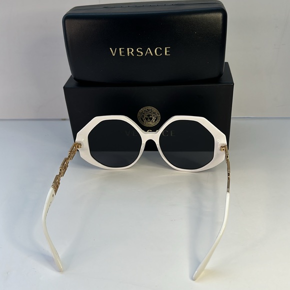 New Authentic Versace VE 4395 (314/87) sunglasses - Picture 7 of 13